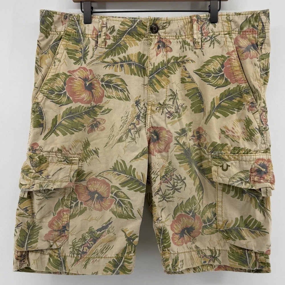 True Religion Hawaiian Tropical Thick Utility Cargo Shorts Tan Men 38 Pockets